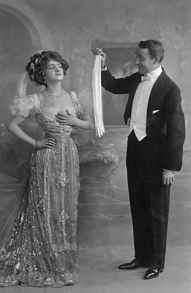 #30 Lily Elsie and Joseph Coyne in ‘The Merry Widow’, 1907.