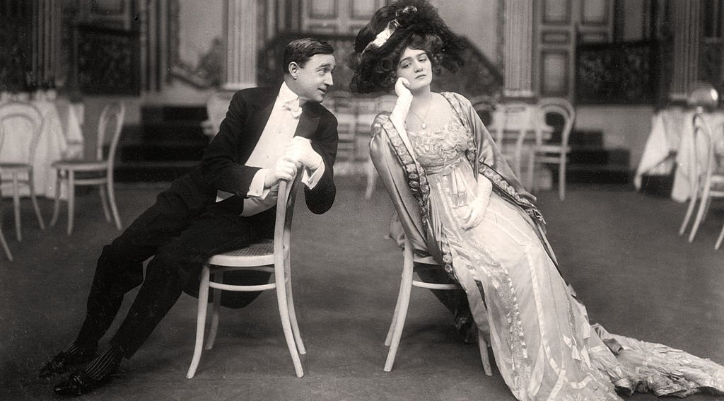 #31 Lily Elsie and Joseph Coyne in ‘The Merry Widow’, 1907.