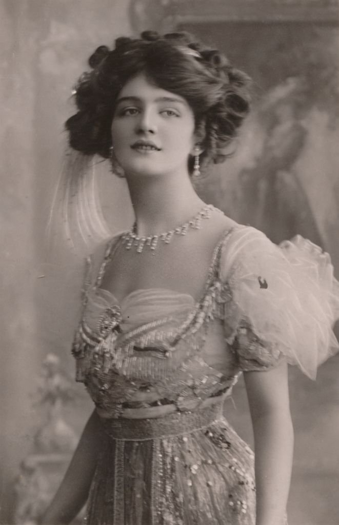 #9 Miss Lily Elsie in ‘The Merry Widow’, 1930.