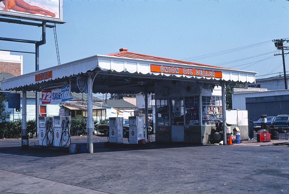 #4 Union Oil Gas, Sawtelle, Los Angeles, California, 1976