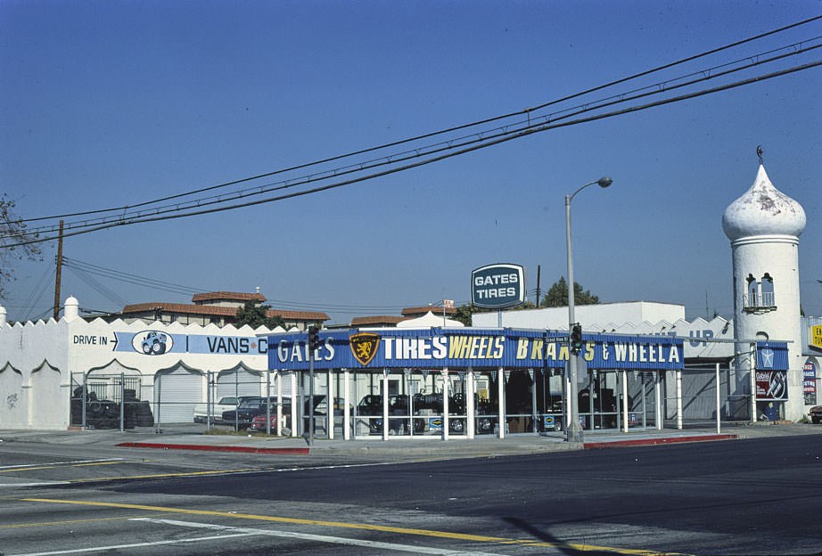 #13 Gates Tires, Washington Place and Grandview, Mar Vista, Los Angeles, California, 1977