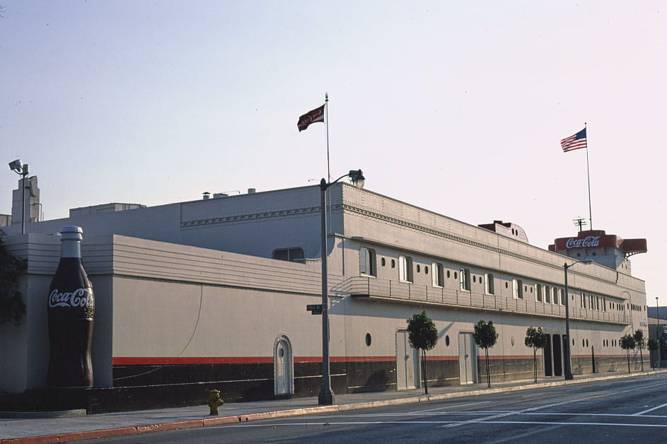 #6 Coca Cola Bottling Company, overall diagonal view from right, 14th & Central Avenue, Los Angeles, California, 1977