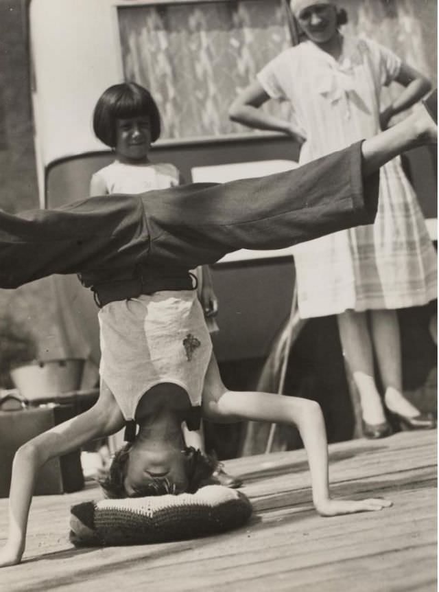 #17 Acrobatics, Berlin, 1930