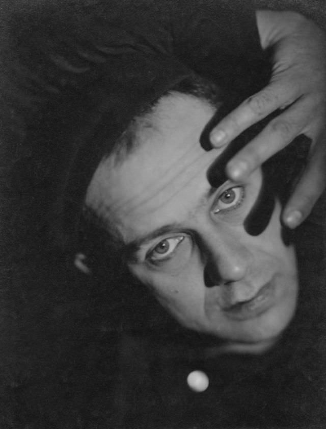 #9 Paul Citroen portrait, Berlin, 1917