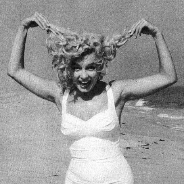 Goofy Photos of Marilyn Monroe making Funny Faces Celebrities