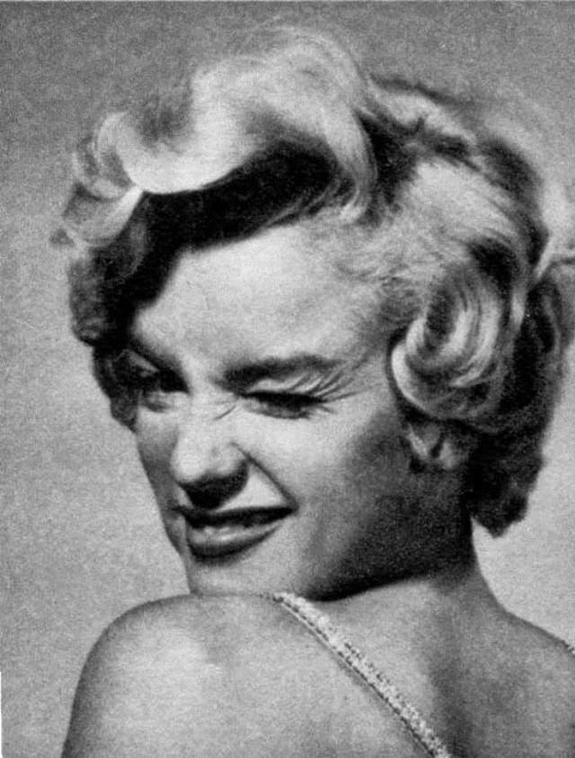 Goofy Photos of Marilyn Monroe making Funny Faces Celebrities
