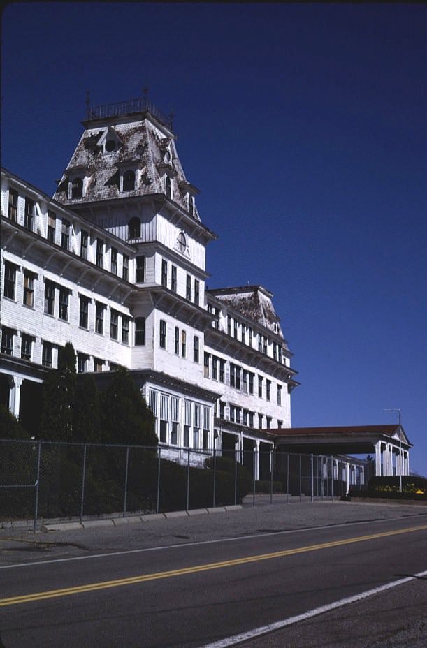 #68 Wentworth By-The-Sea, New Castle, New Hampshire, 1995