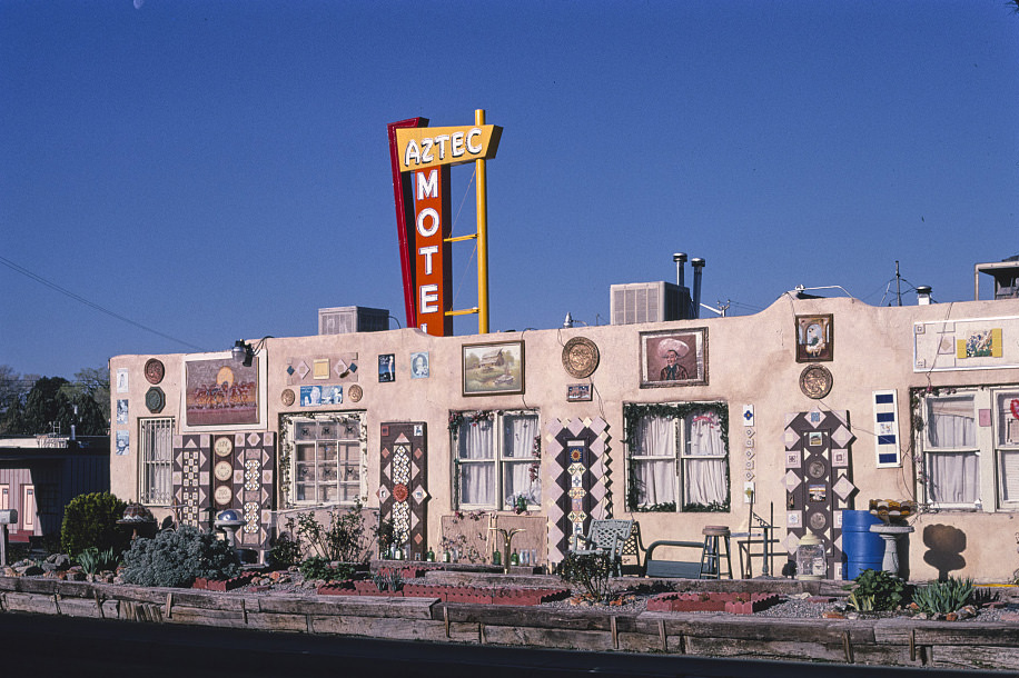#163 Aztec Motel, diagonal view 2, Route 66, Albuquerque, New Mexico, 1999
