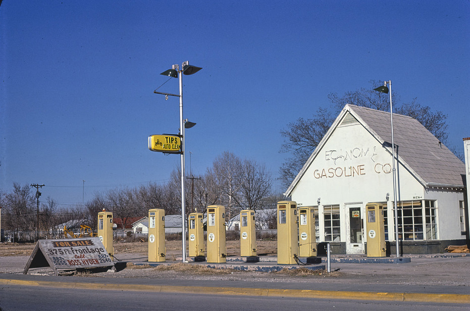 #171 Economy Gasoline Co., Carlsbad, New Mexico, 1982