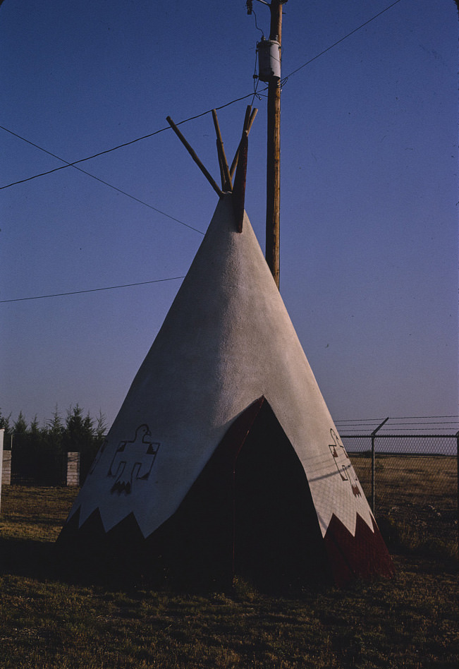 #57 Teepee, Alta’s Cactus Cave Gift Shop since 1944, Route 70, Roswell, New Mexico, 1996