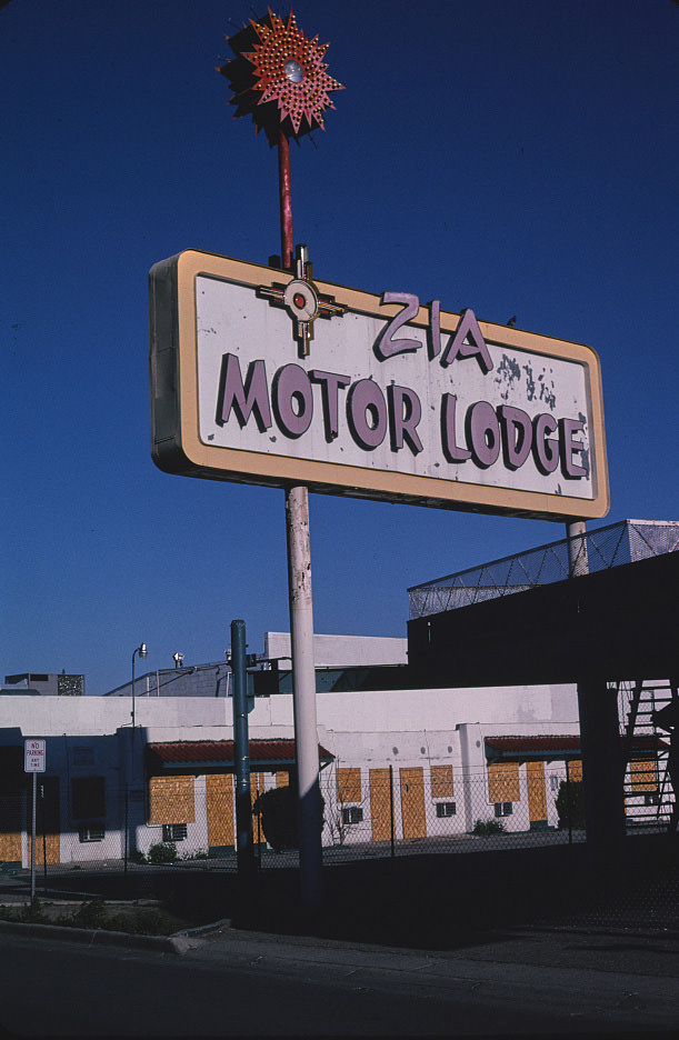#75 Zia Motor Lodge sign, Albuquerque, New Mexico, 1999