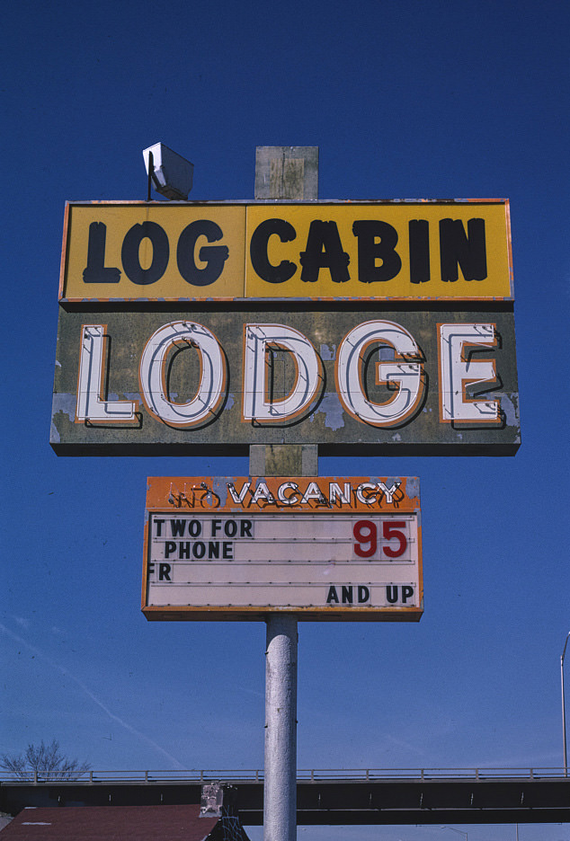 #80 Log Cabin Lodge sign, Gallup, New Mexico, 1999