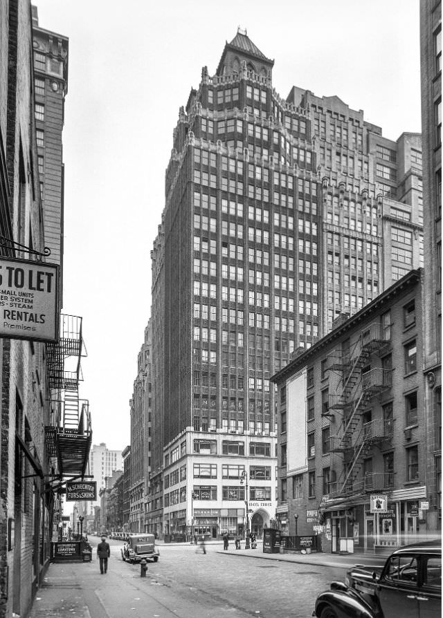 #28 315 Seventh Avenue, New York City. (William Hohauser’s 1920s skyscraper), October 8, 1939