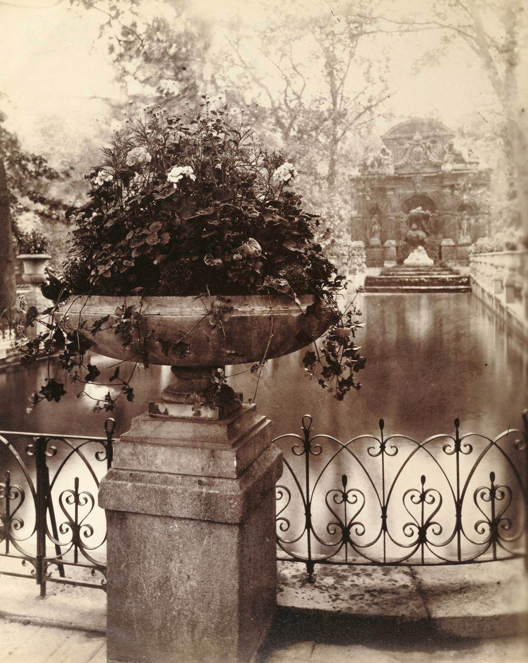 #90 Luxembourg Gardens, 1906