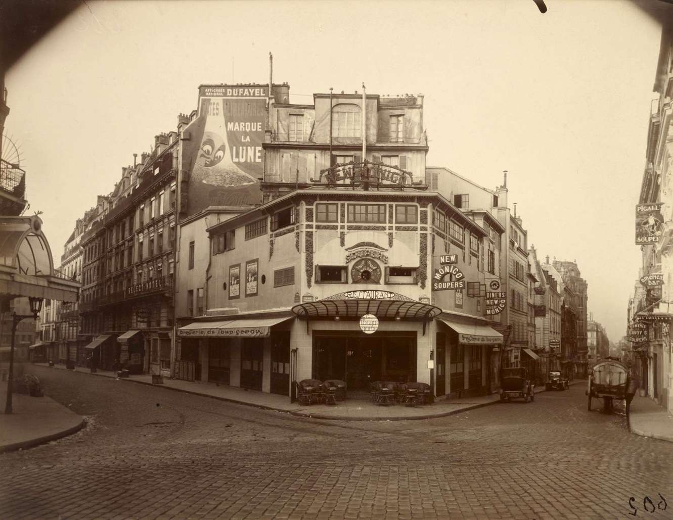 #117 Place Pigalle, 1925