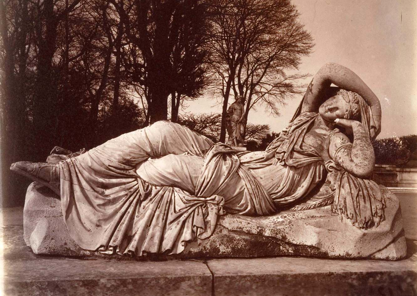 #13 Versailles, 1924