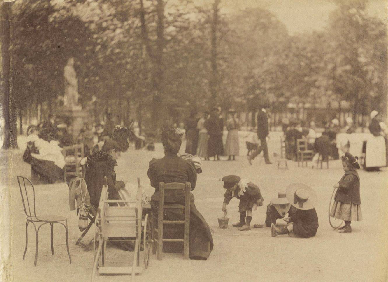 #46 Women and Children in the Luxembourg Gardens, 1898