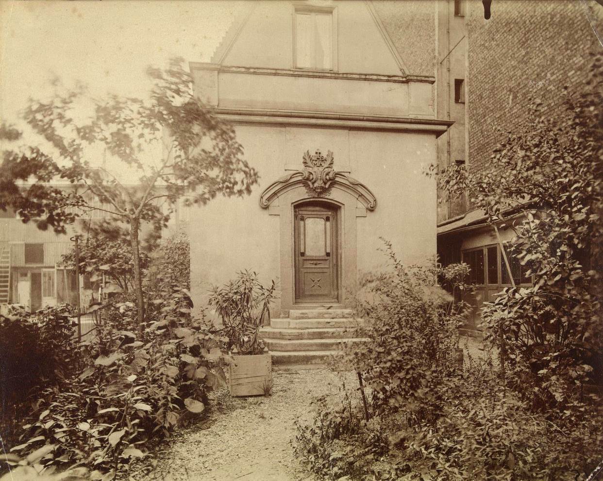 #64 House chapel of Mlle Lavaliere, Rue Nicole, Paris, Oratoire de M.elle Lavaliere, 1890