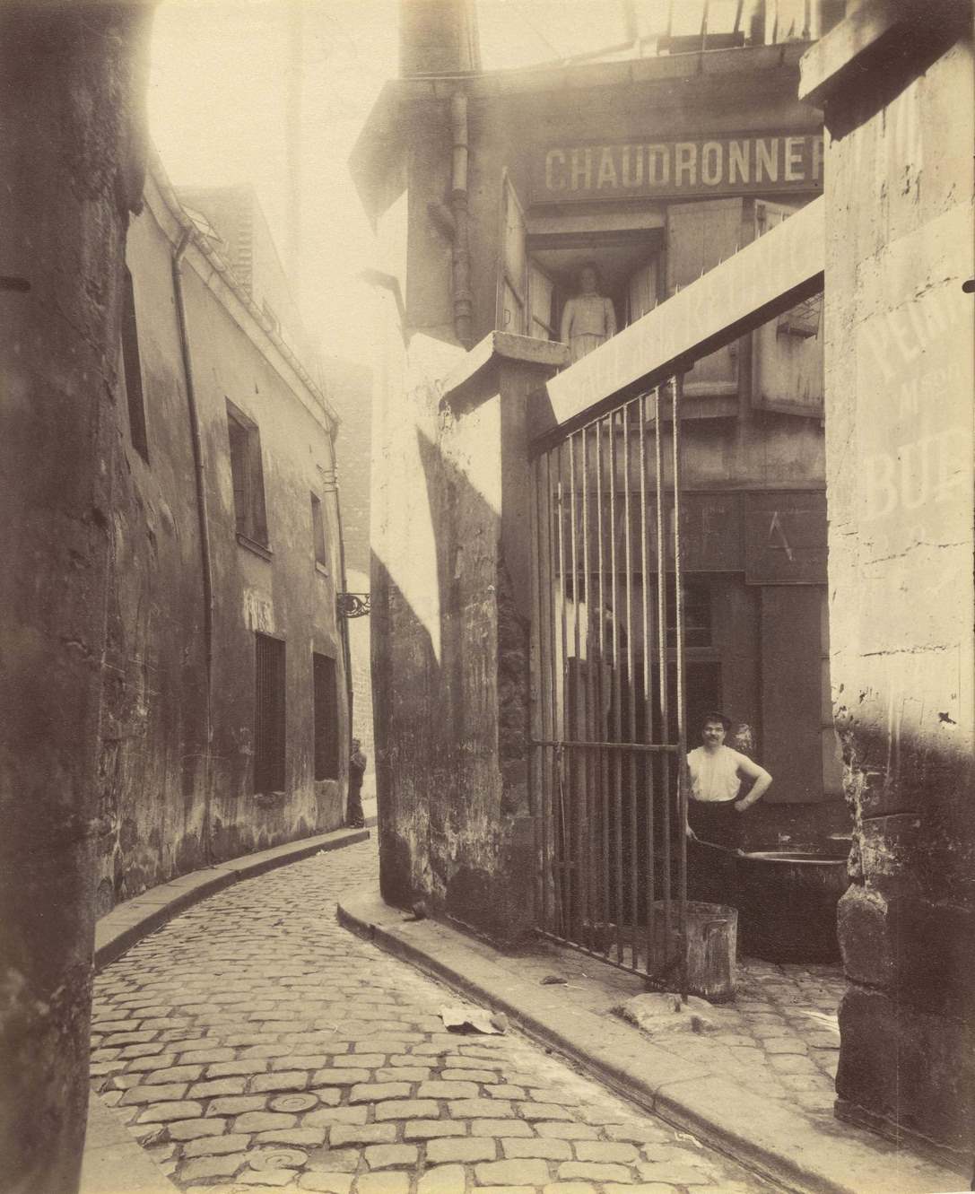 #70 Metalworker’s Shop, passage de la Reunion, 1911
