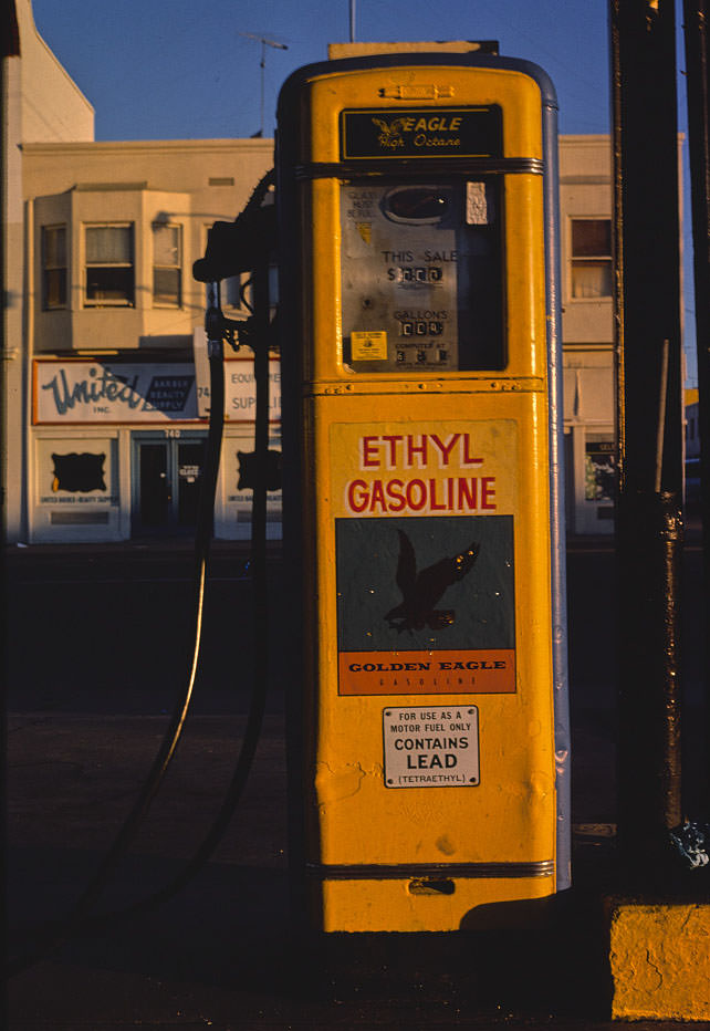 #17 Golden Eagle gas pump, San Diego, 1977