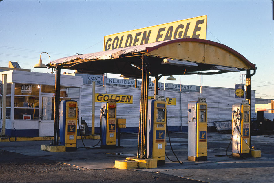 #44 Golden Eagle Gas, San Diego, California, 1977