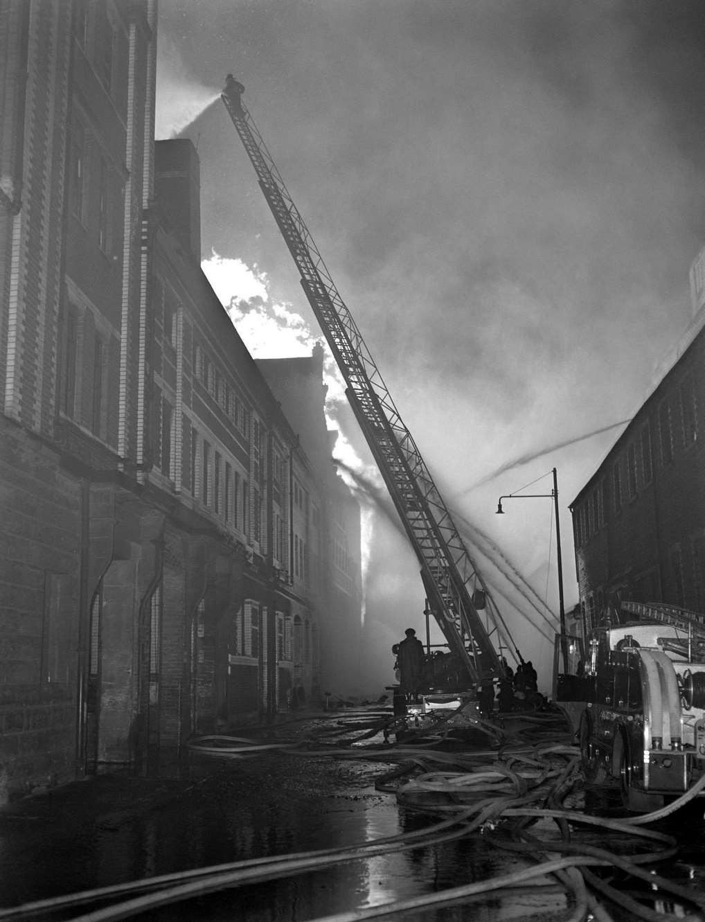 #80 Disasters and Accidents – Cheapside Street Whisky Bond Fire, Glasgow, 1960s
