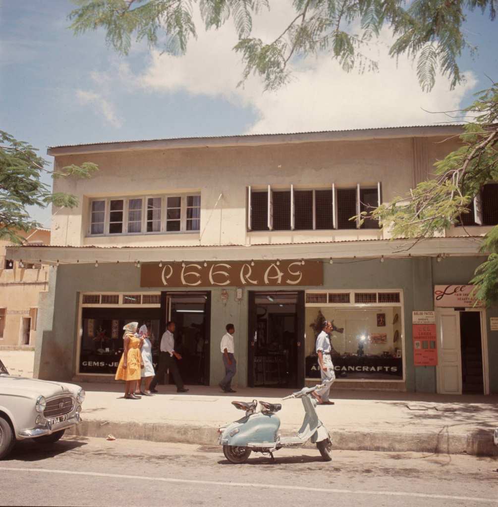#40 Passers-by in downtown Dar es Salaam, 1960