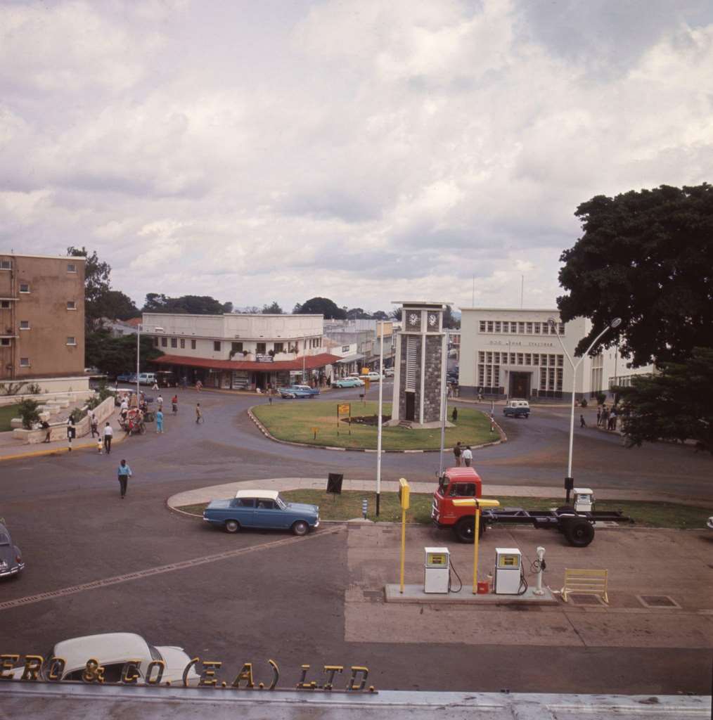#42 Crossroads in the city center of Dar es Salaam, 1960