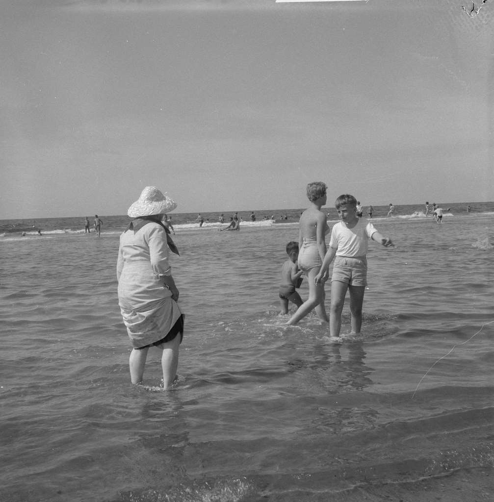 #13 Zandvoort beach, The Netherlands, 1960