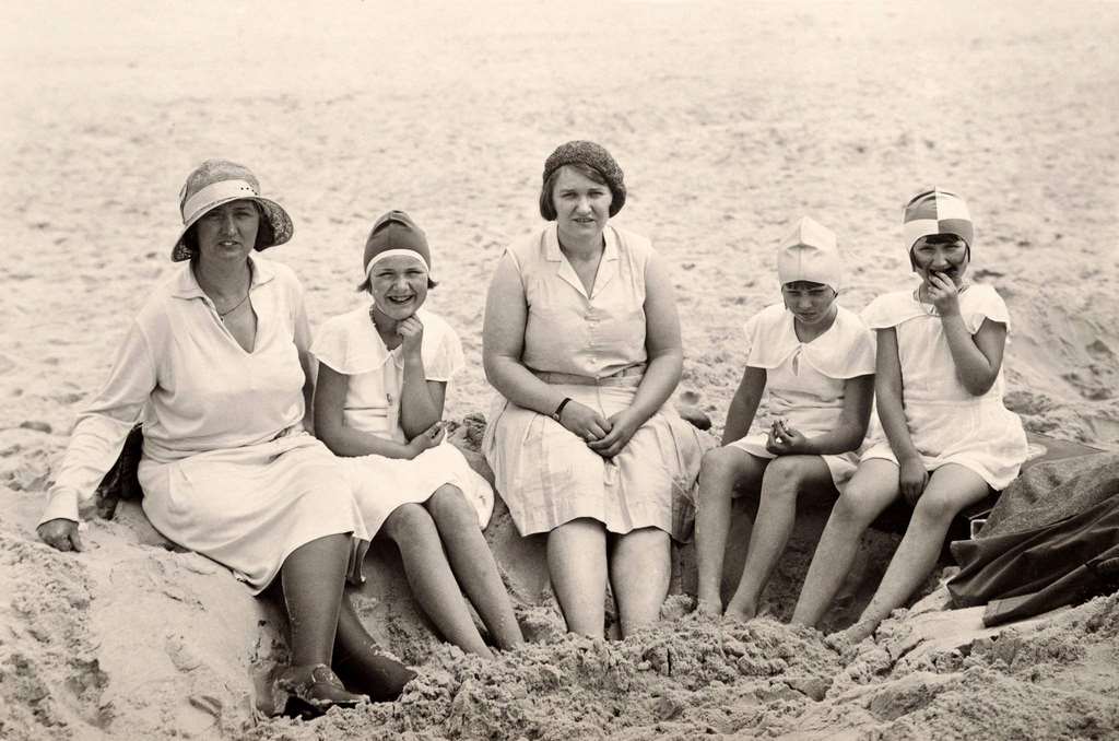 #28 Three generations in a family group, 1925.