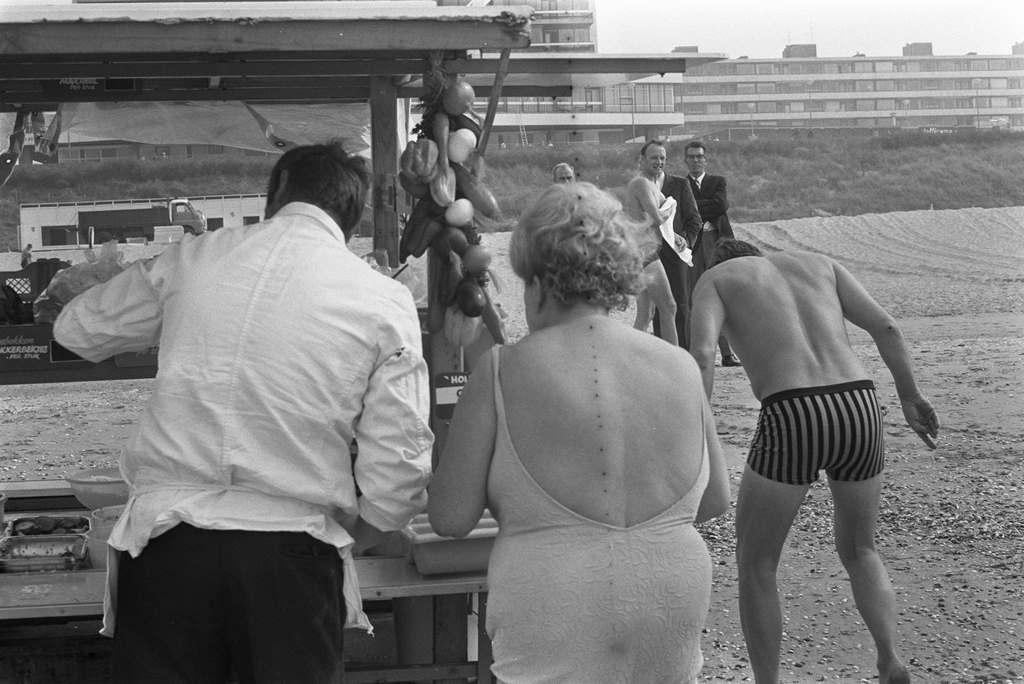 #64 Autumn sun on Zandvoort beach, 1971