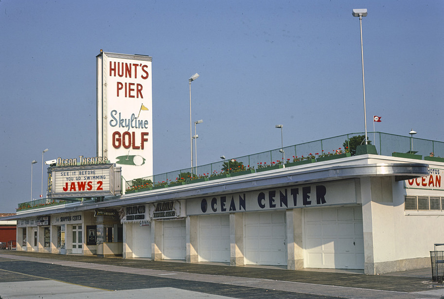 #71 Hunt’s Golf and Theater, Wildwood, New Jersey, 1978