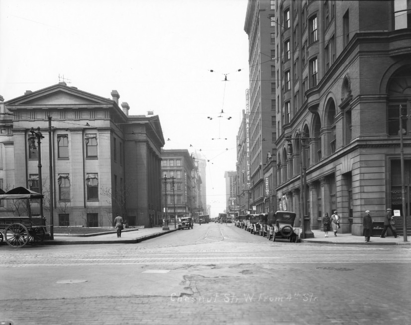 #115 Chestnut Street West From 4th Street, 1905