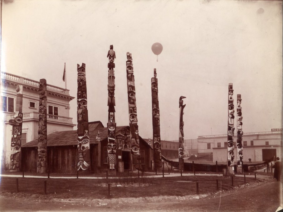 #126 Alaska House and Totems, 1908