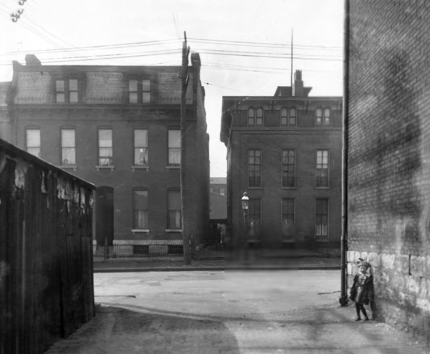 #153 Front of Two Urban Residences, 1907