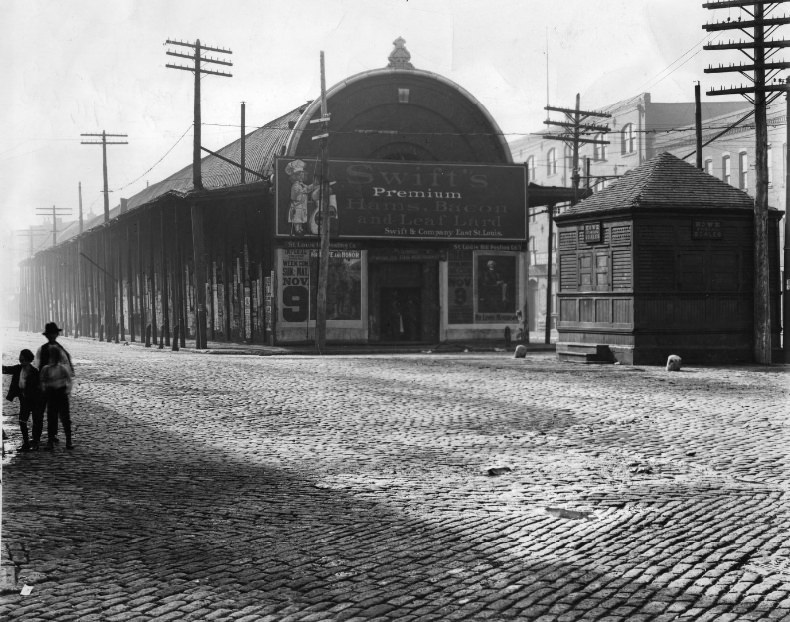 #173 Biddle and Broadway, showing the City Market, 1908