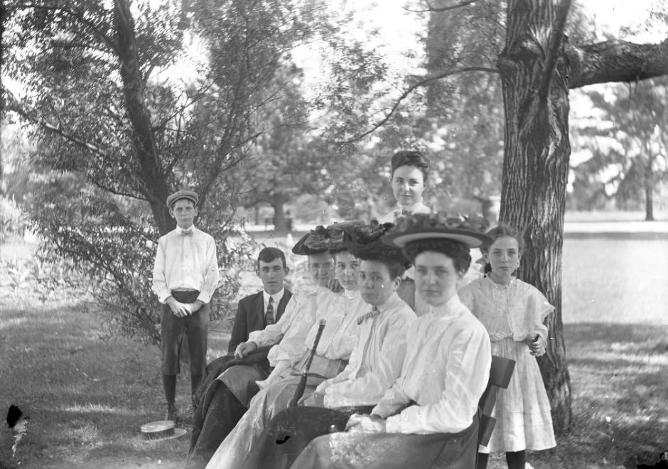 #207 A Family in a Park, St. Louis, 1901
