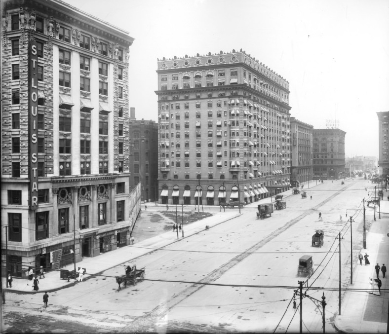 #91 St. Louis Star newspaper building and Hotel Jefferson along North Tucker Boulevard, 1905