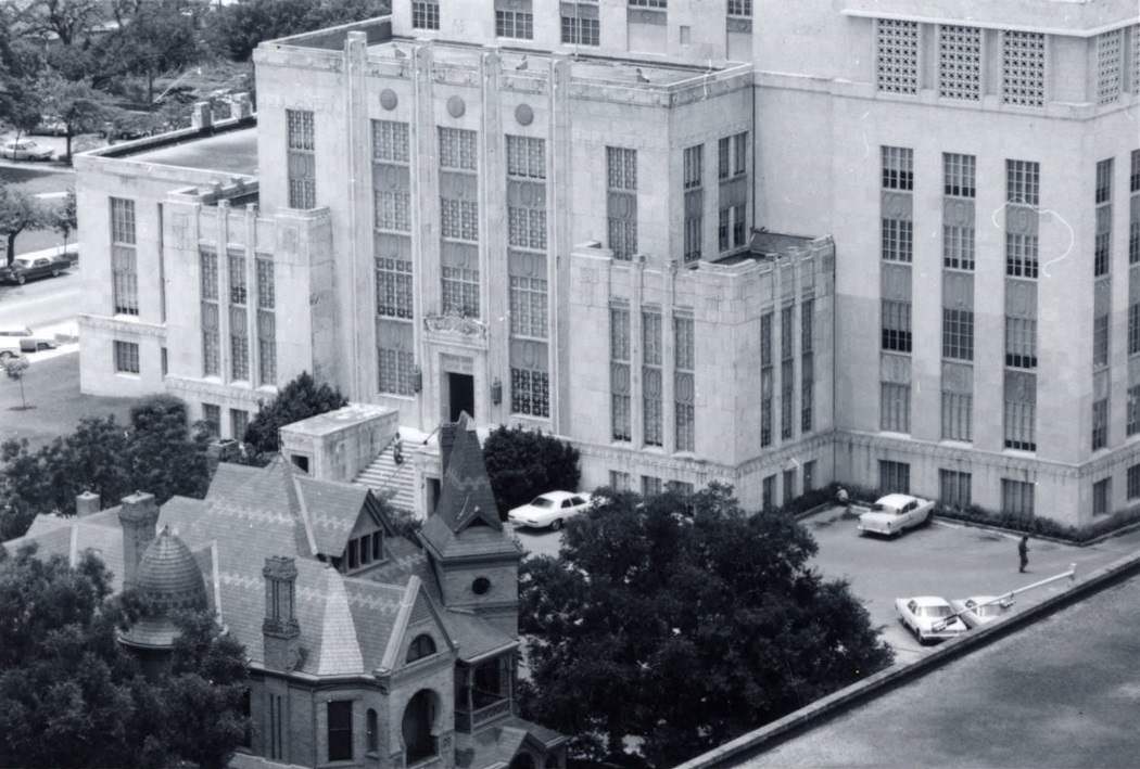 #14 Courthouse from Westgate, 1971