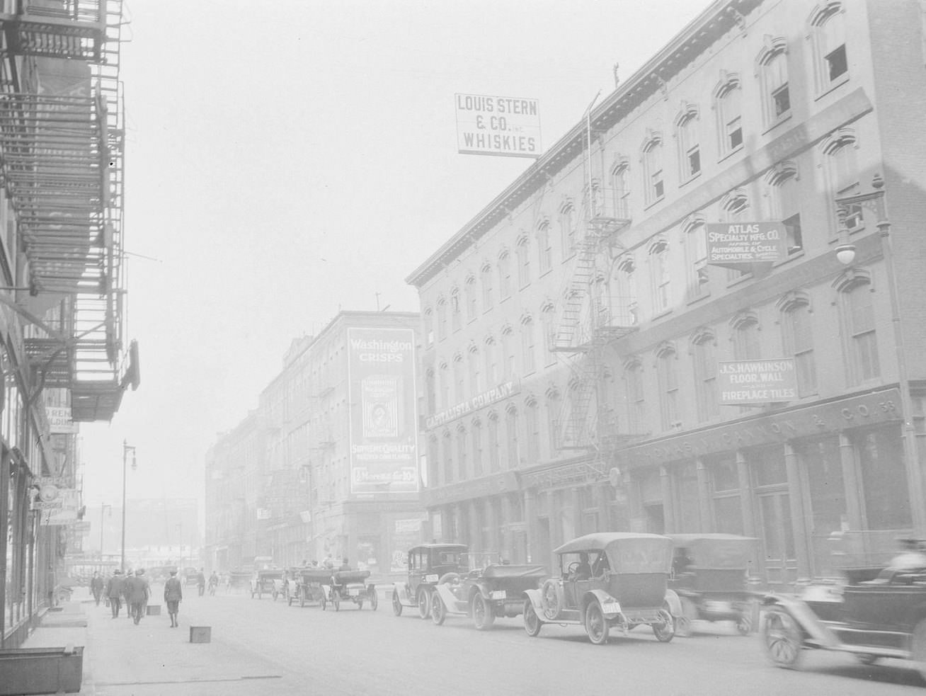 #4 Michigan Avenue, north from Lake Street, Chicago, Illinois, 1914.