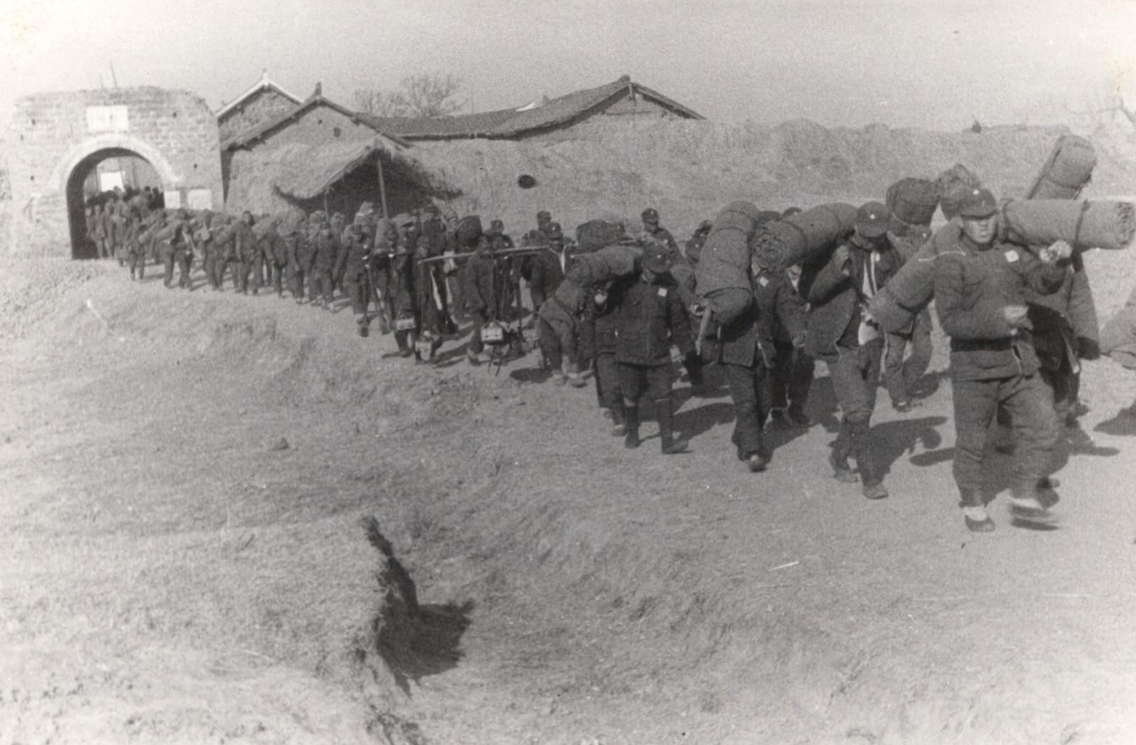 #80 General Tang En-po’s (Tang Enbo) Army moved up to the front. 1937-1940