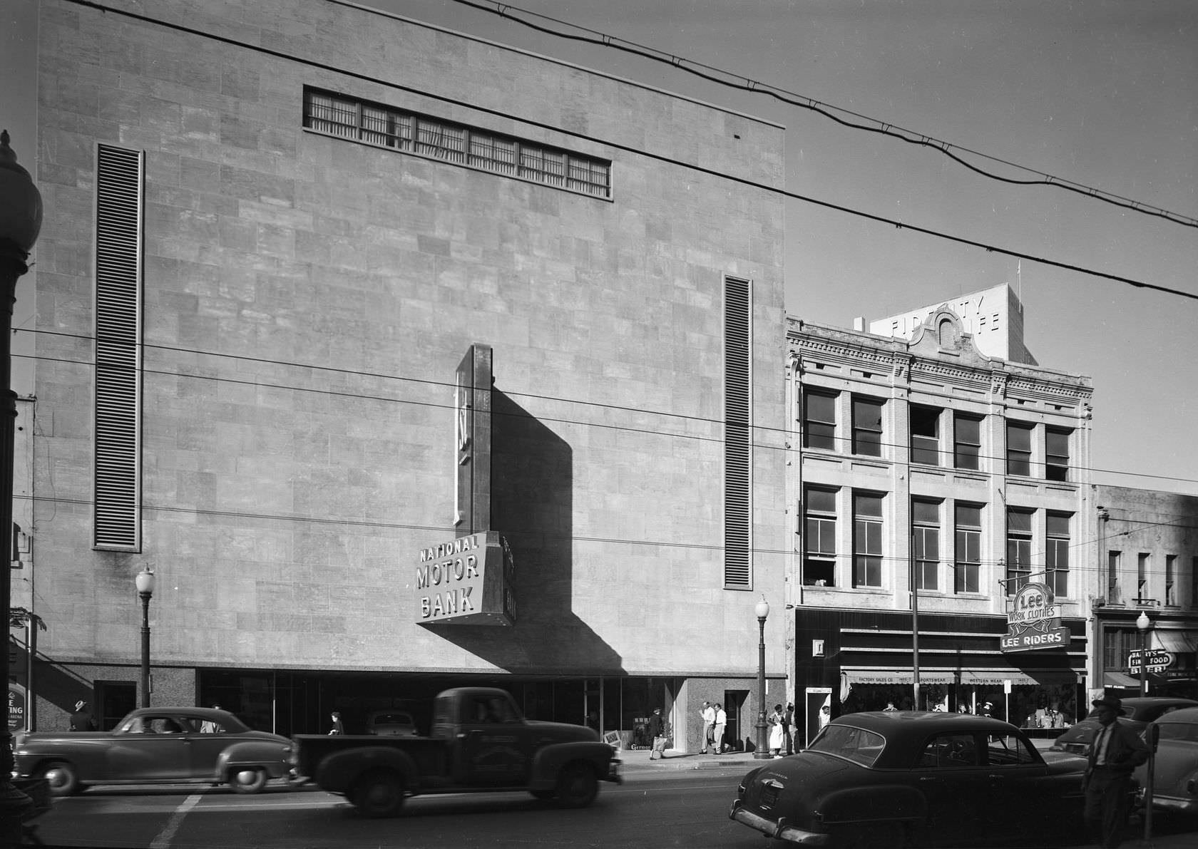 #134 First National Bank building drive thru, downtown Dallas, Texas, 1954