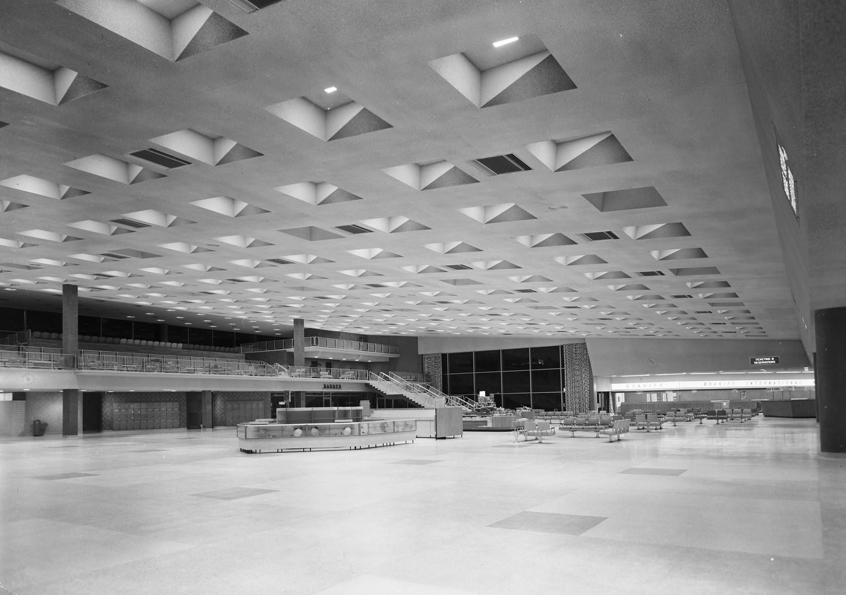 #143 Love Field, interior, Dallas, Texas, 1958