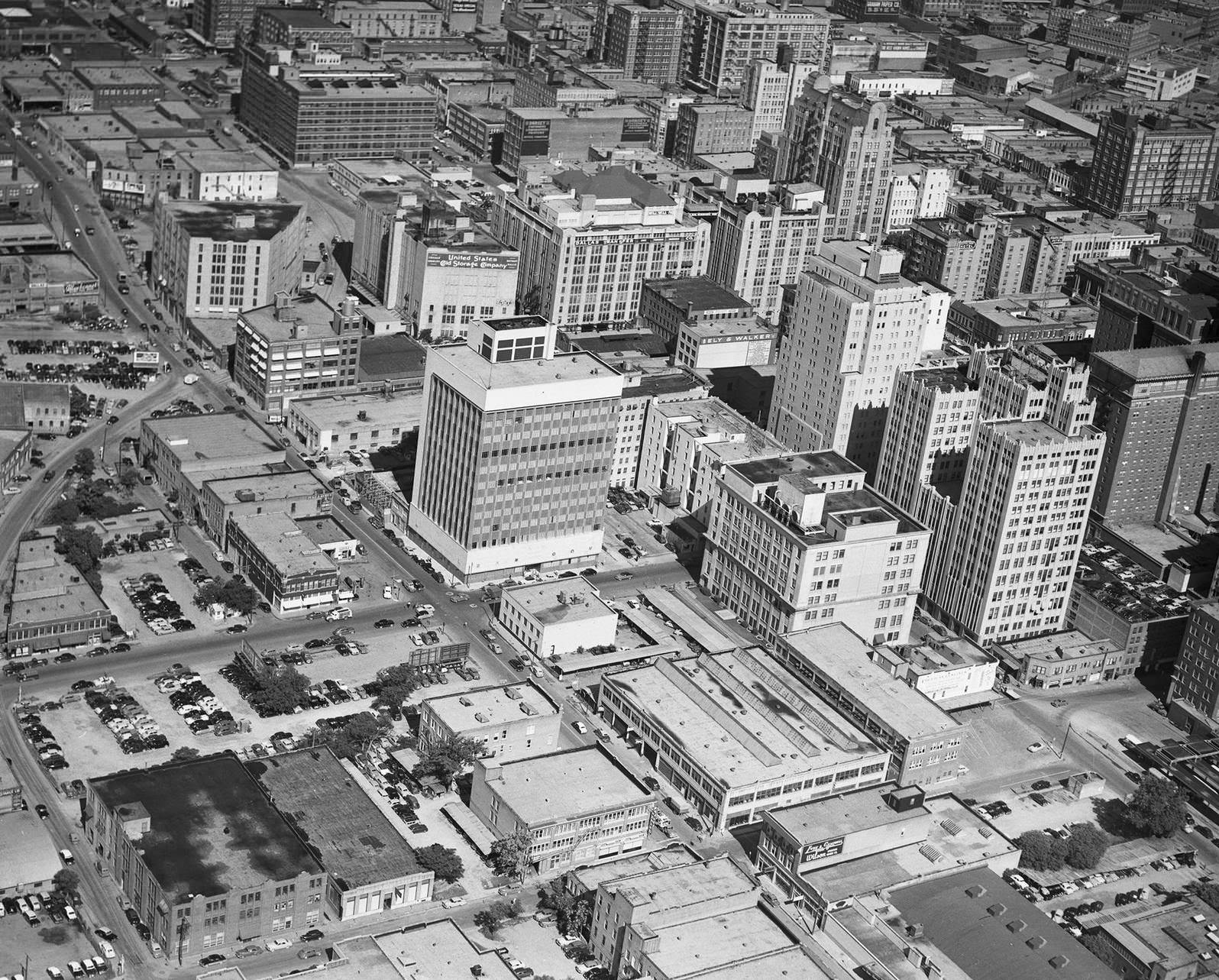 #193 Employers Casualty Building in Downtown Dallas, Texas, 1950