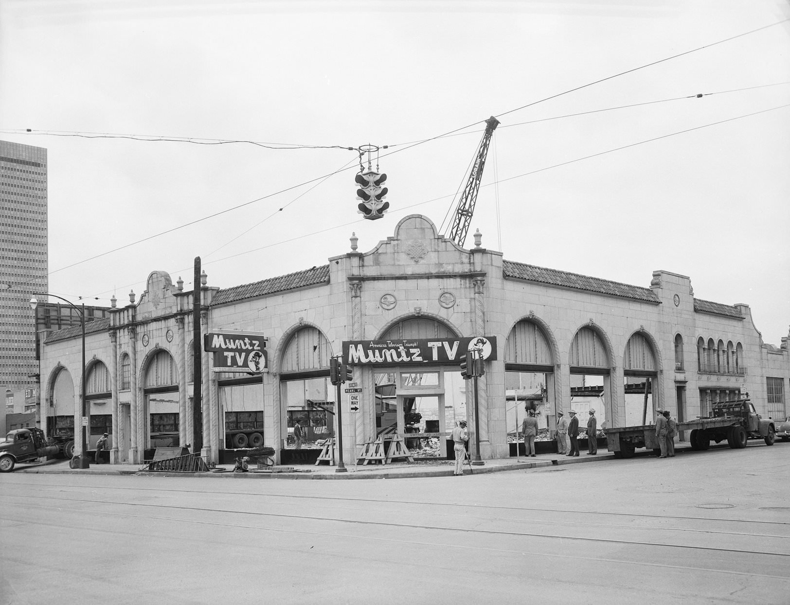 #207 Muntz TV building, Dallas. New site of Southland Life Insurance Company, 1954