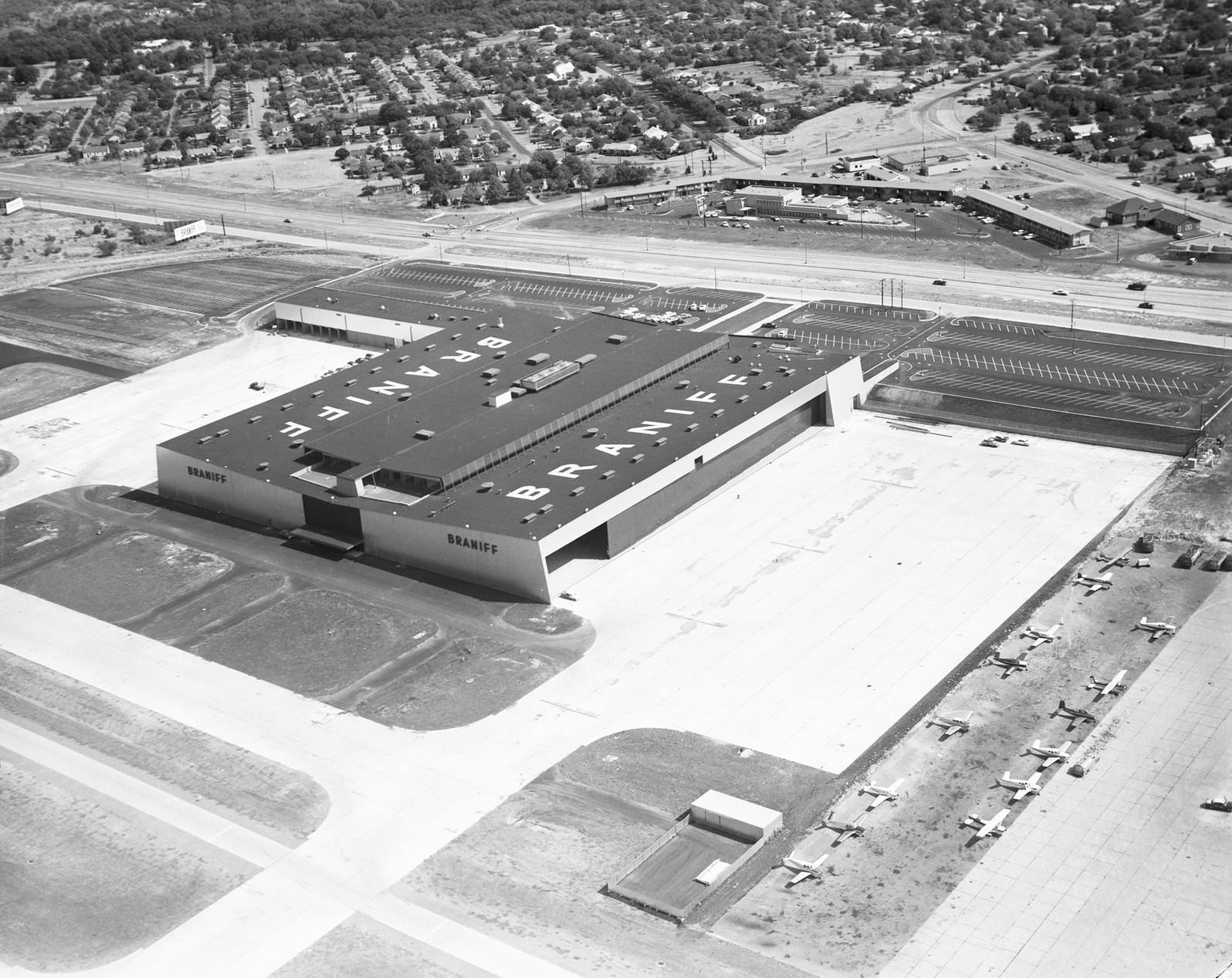 #26 Braniff Hanger at Love Field, Dallas, 1950s