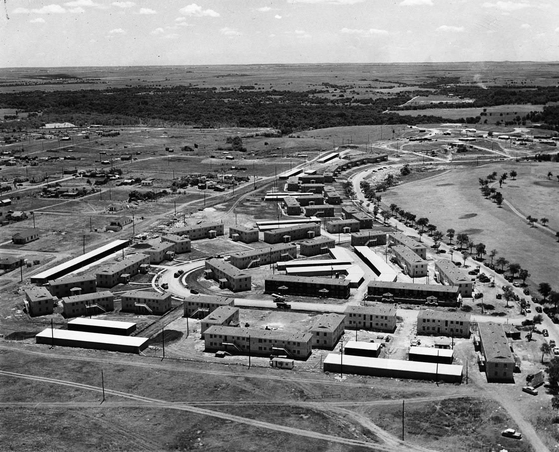 #42 Aerial of new construction around Ridglea Country Club, 1960
