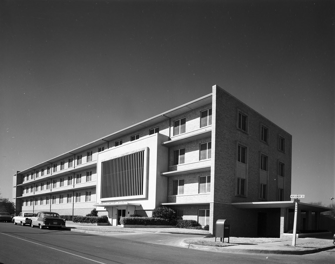 #76 Fort Worth Osteopathic Hospital exterior, Mattison and Montgomery streets, 1962