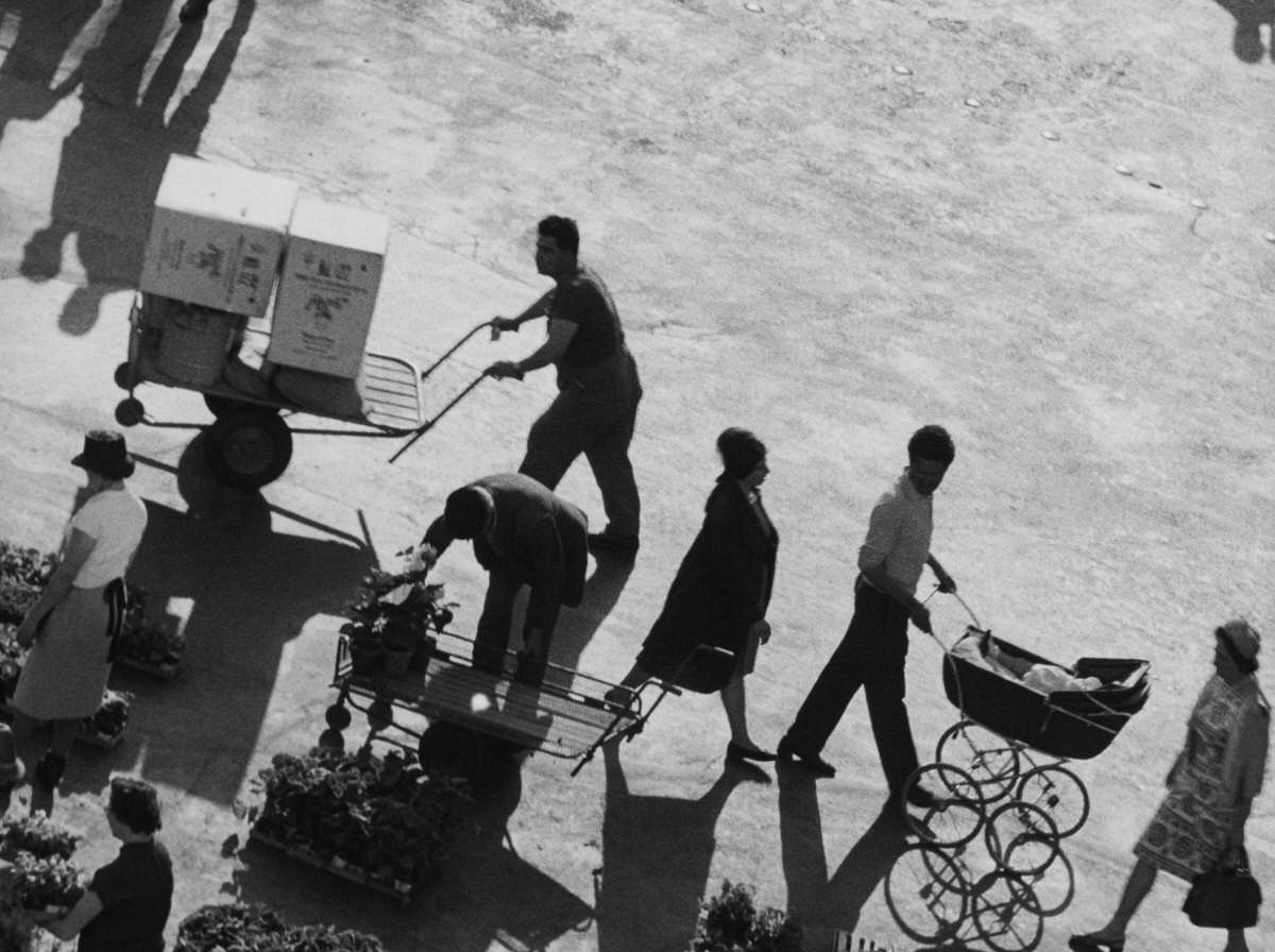 #43 The Pushchairs and their Various Uses, Les Halles, 1960s