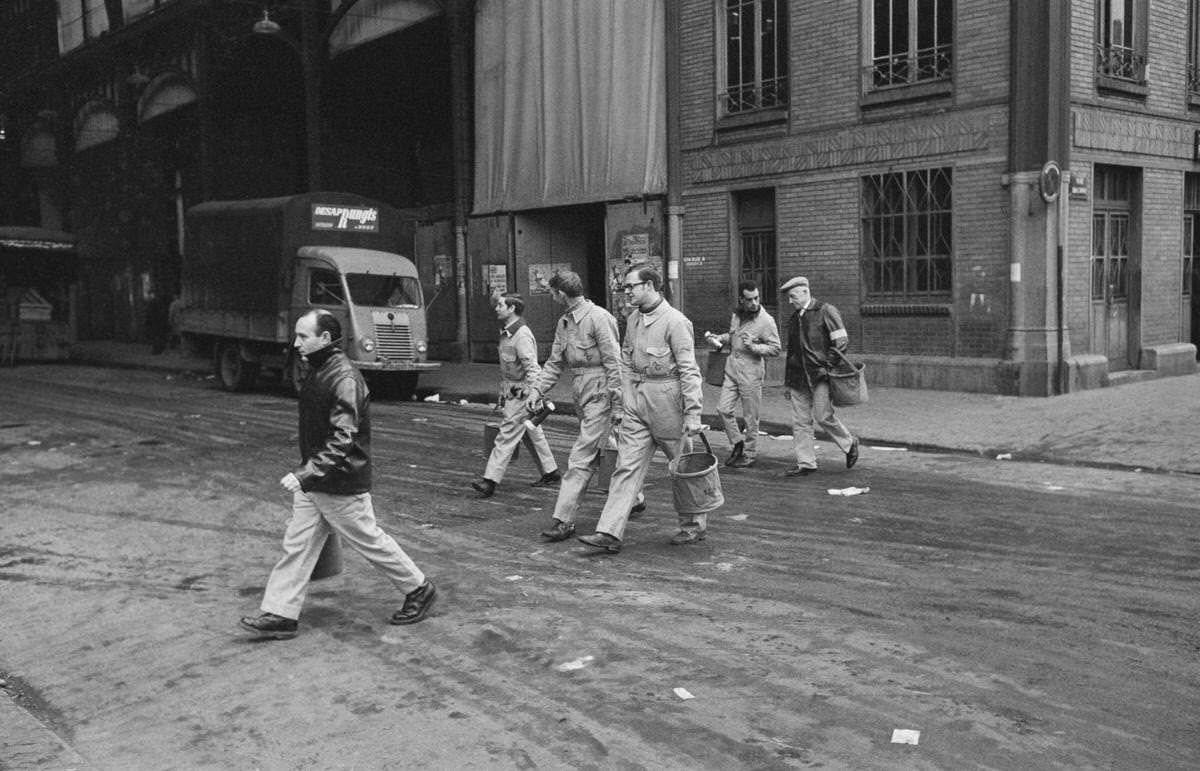 #121 Following the move from Les Halles to Rungis, teams proceed to exterminate warehouses in Paris, France, on March 1, 1969.